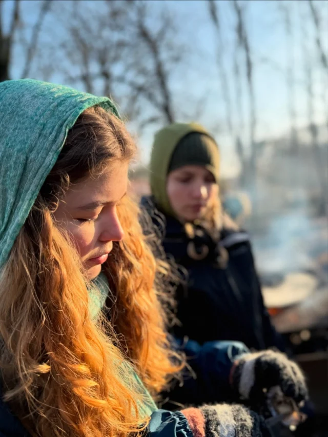 Selvforsyning & Jordbrug er allerede i fuld gang! De første uger har budt på østerstur ved Vadehavet, det første møde med skolens høns og får og selvfølgelig en varm velkomst til de tre nye grise 🫶🏻